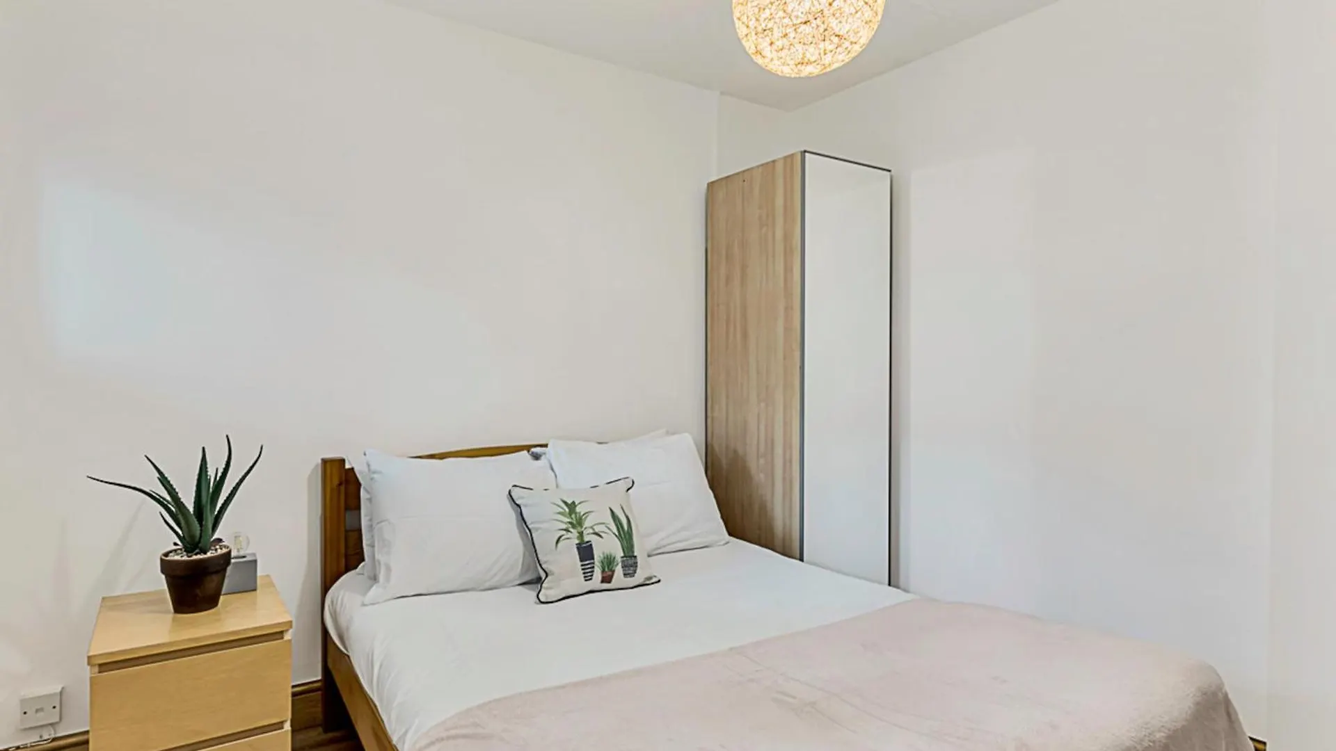 Modern Comfort Two Bedroom Gem On The Rye London 0*,  United Kingdom