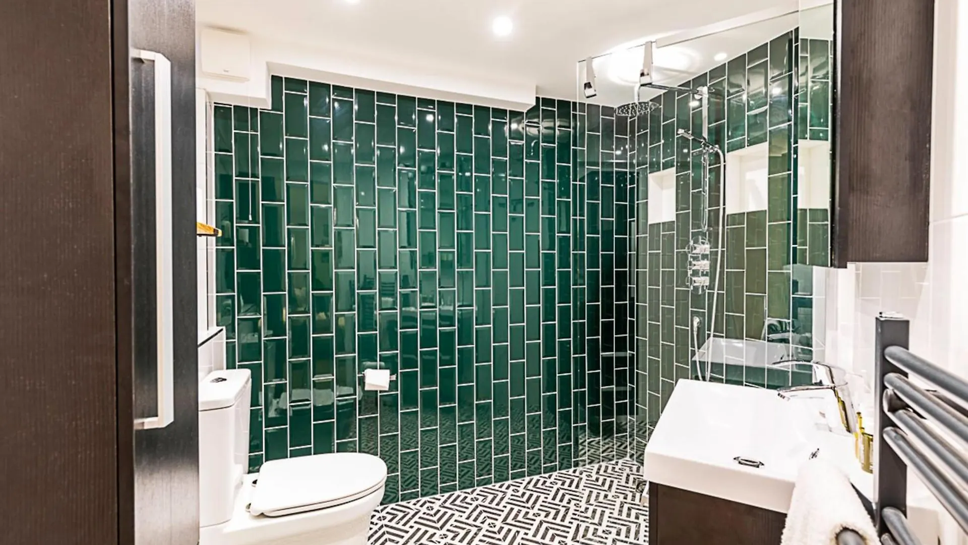 Modern Comfort Two Bedroom Gem On The Rye London 0*,