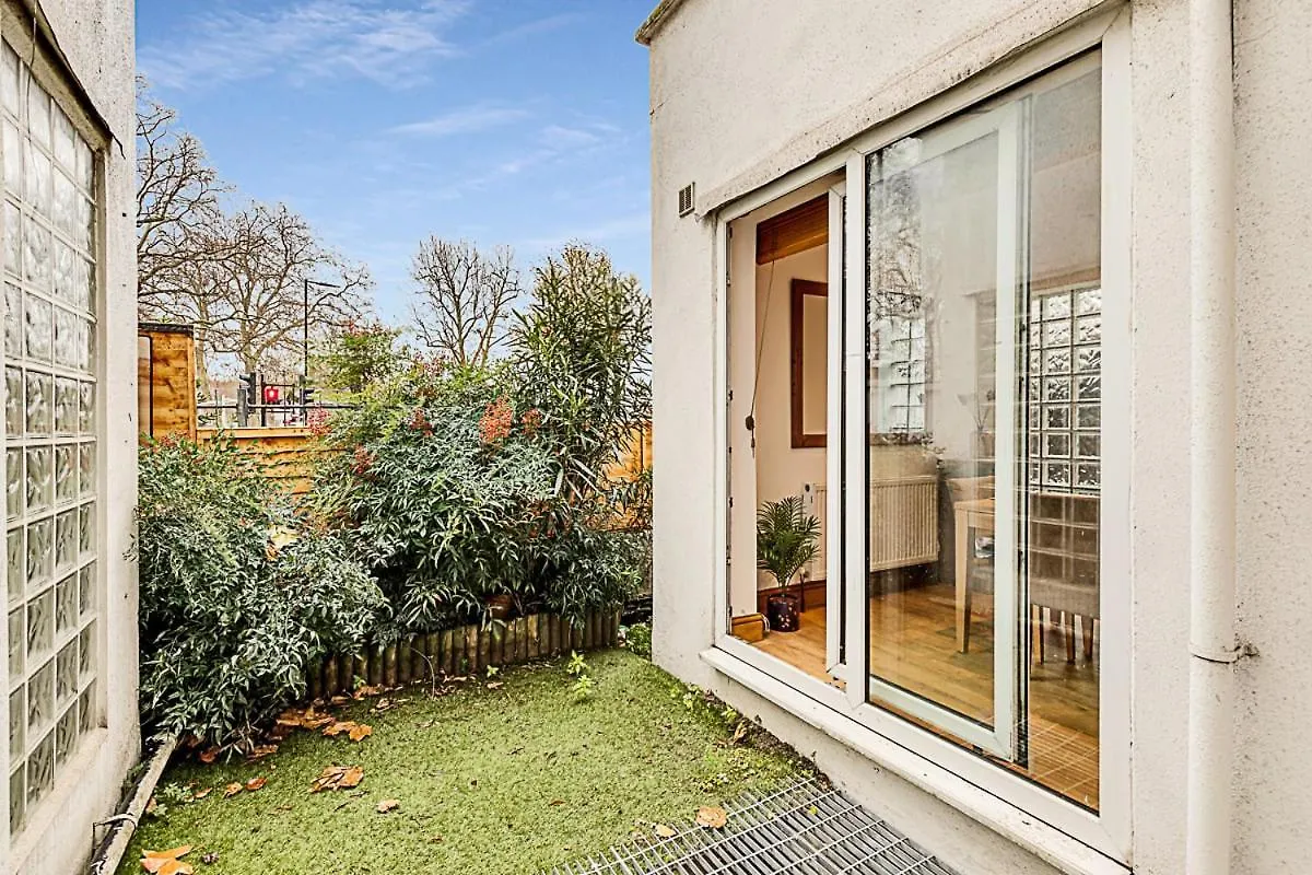 Apartment Modern Comfort Two Bedroom Gem On The Rye London United Kingdom