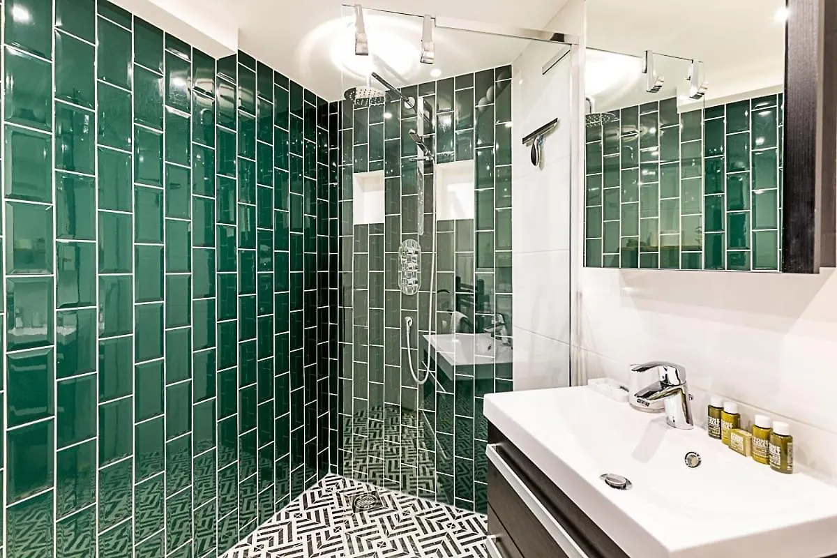 Modern Comfort Two Bedroom Gem On The Rye London Apartment